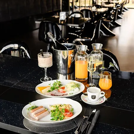 Golden Lion House * Rumia