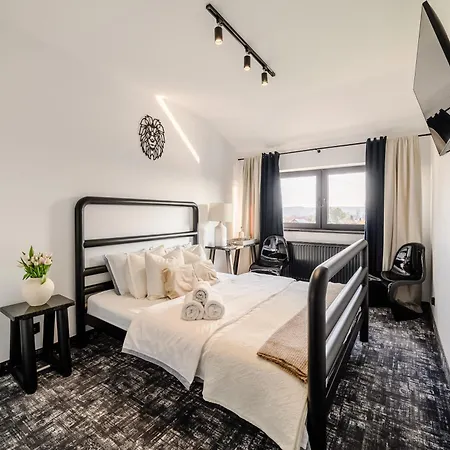 Hotel Golden Lion House *