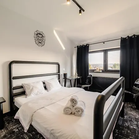 Golden Lion House Rumia