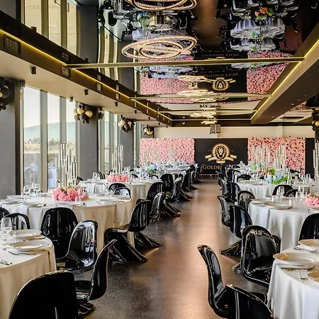 Golden Lion House Hotel *