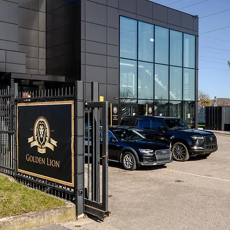 Golden Lion House * Rumia