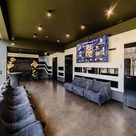 Golden Lion House Hotel