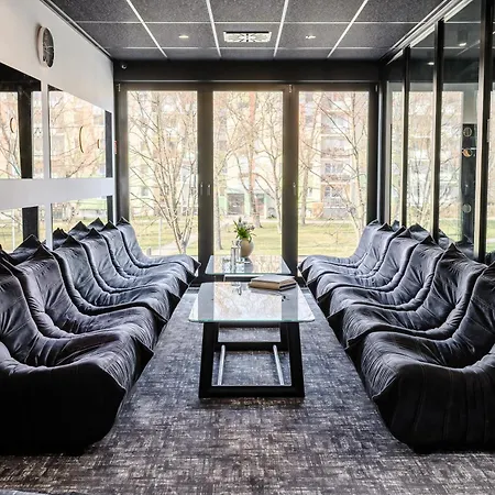 Golden Lion House * Rumia