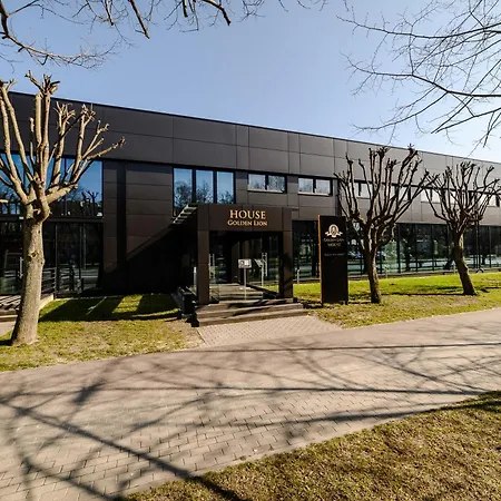 Golden Lion House Hotel