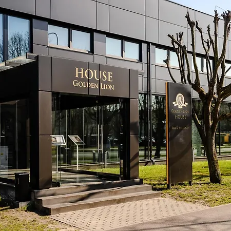 Hotell Golden Lion House Rumia