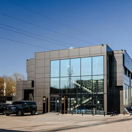 Golden Lion House Hotel Rumia