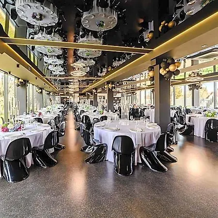 Golden Lion House *