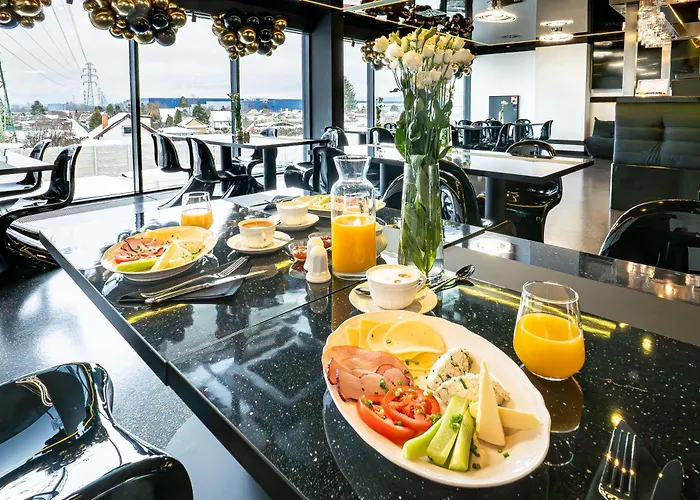 Golden Lion House * Rumia