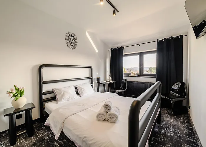 Golden Lion House Rumia