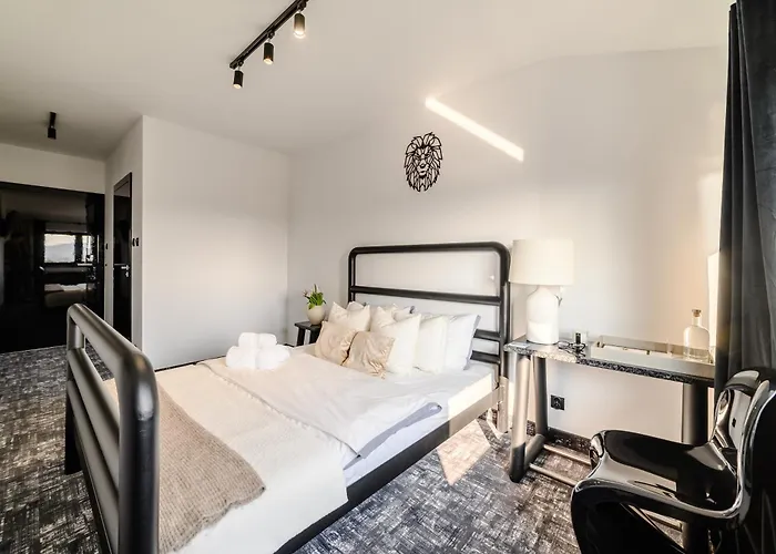 Golden Lion House Szálloda *