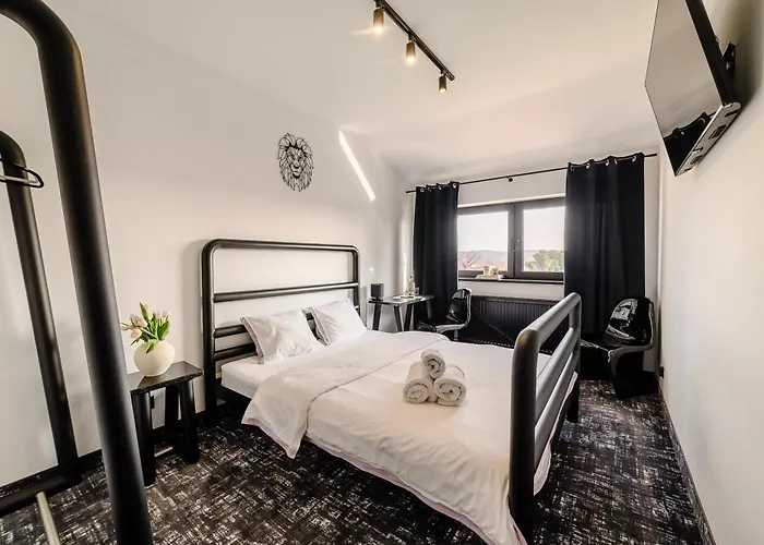 Szálloda Golden Lion House *