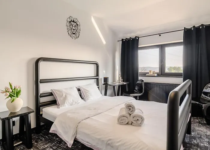 Golden Lion House Rumia