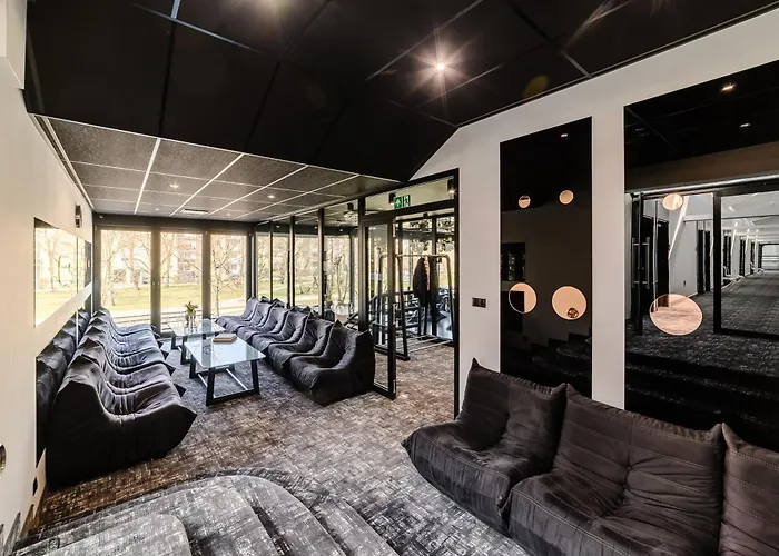 Отель Golden Lion House *