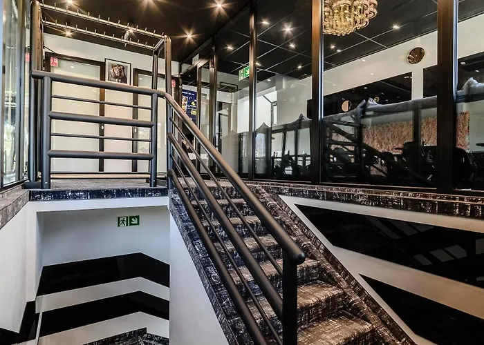 Golden Lion House * Rumia